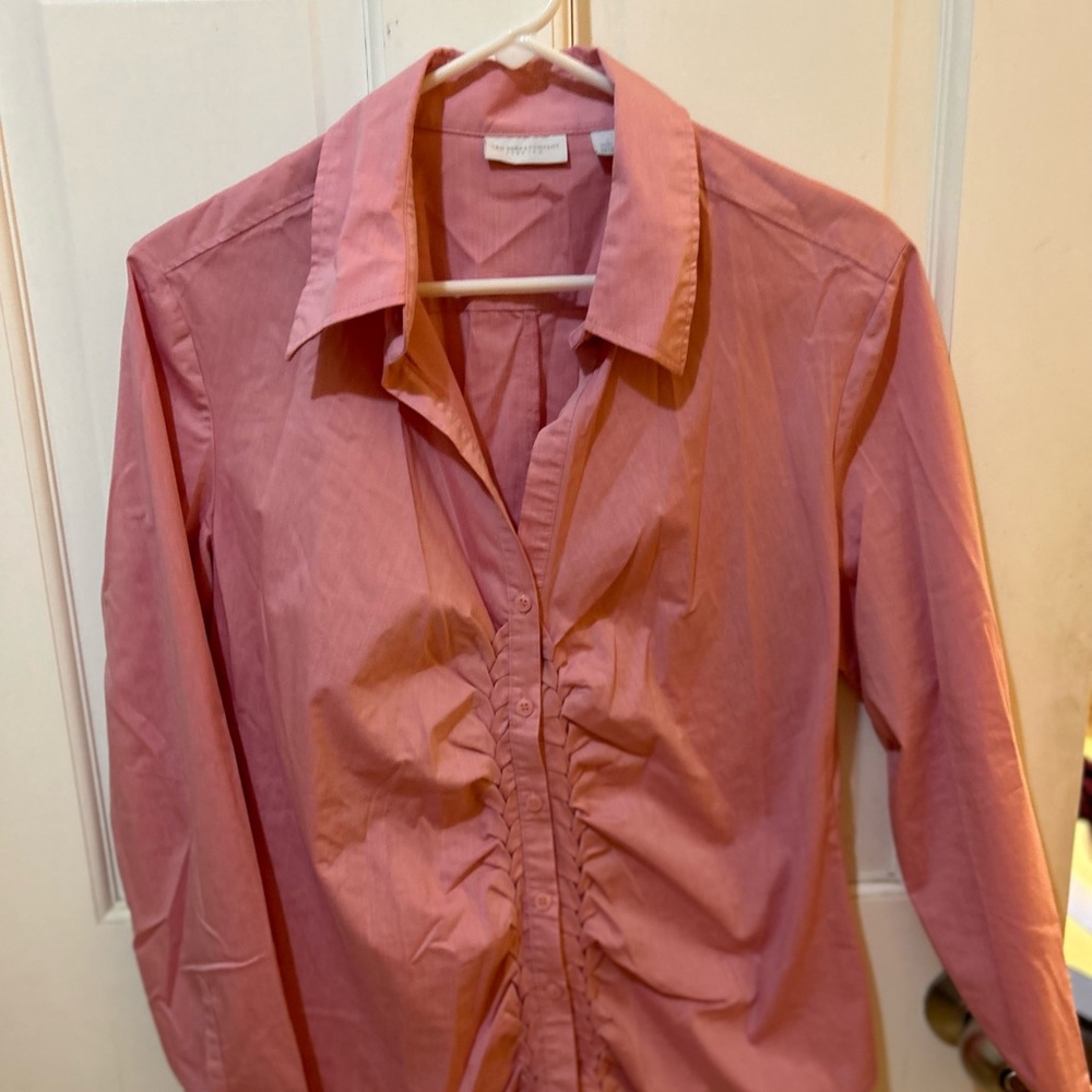 Junior/Women’s Size L (12-14) New York & Co. button down business casual shirt